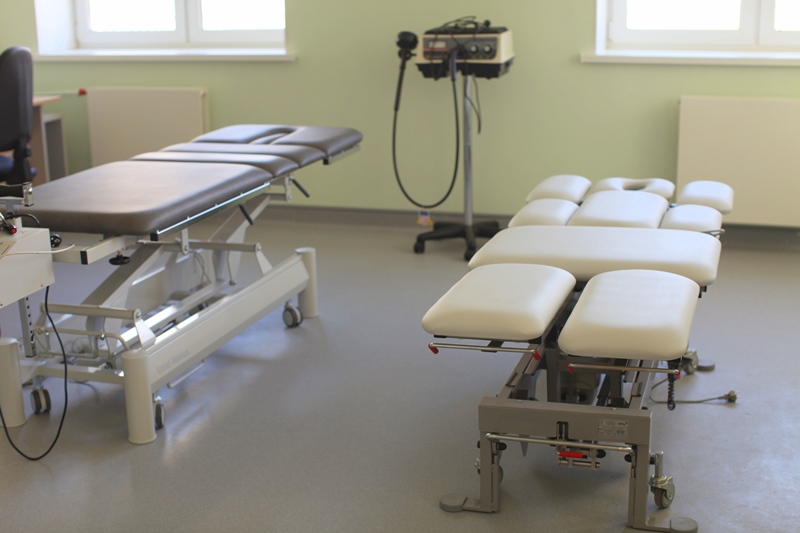 Подвижные столы для реабилитации пациентов